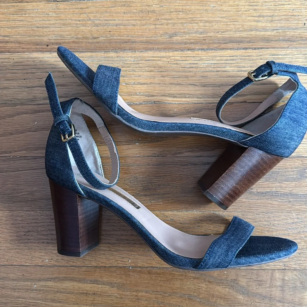 👡 Audrey Brooke Nadine denim block heel sandal. Size 8.